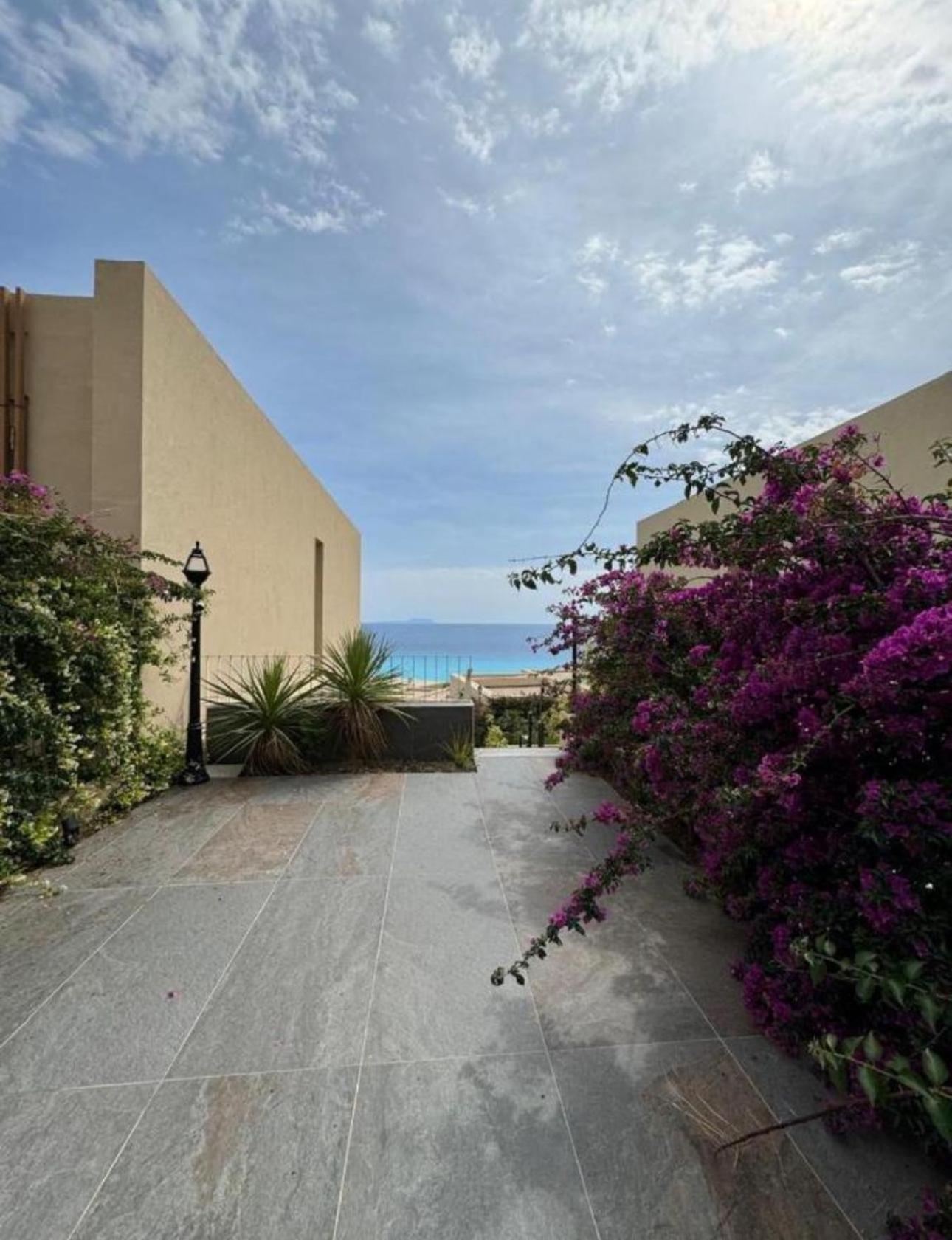 110-b Coast Wlora