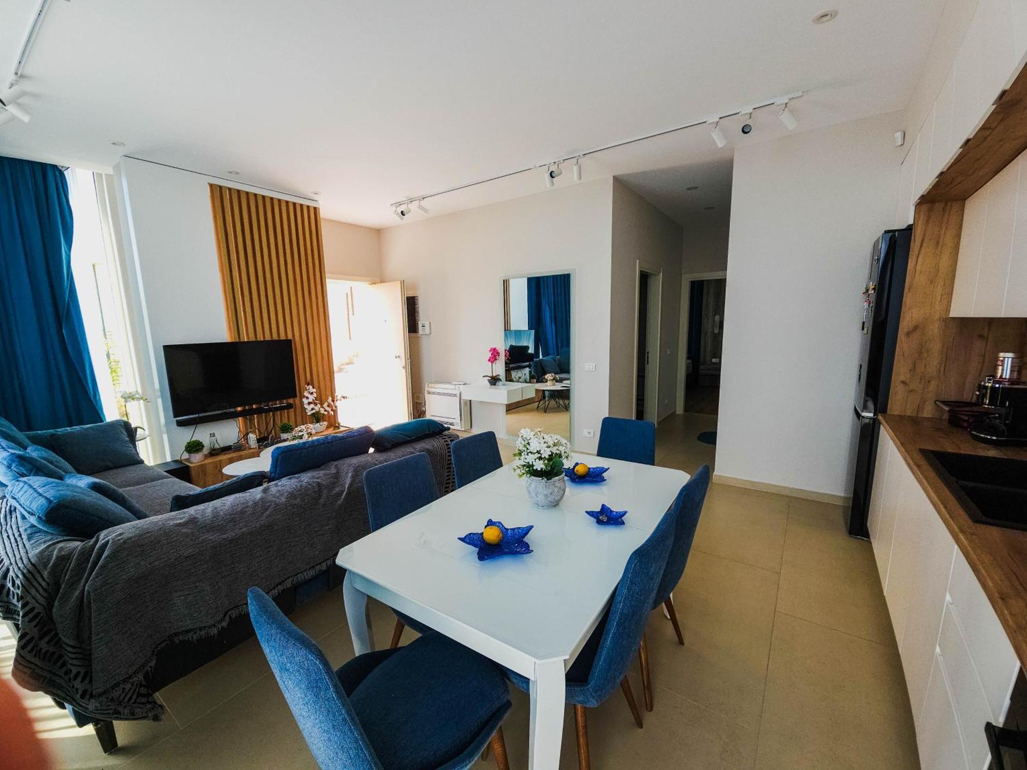 110-b Coast Apartament