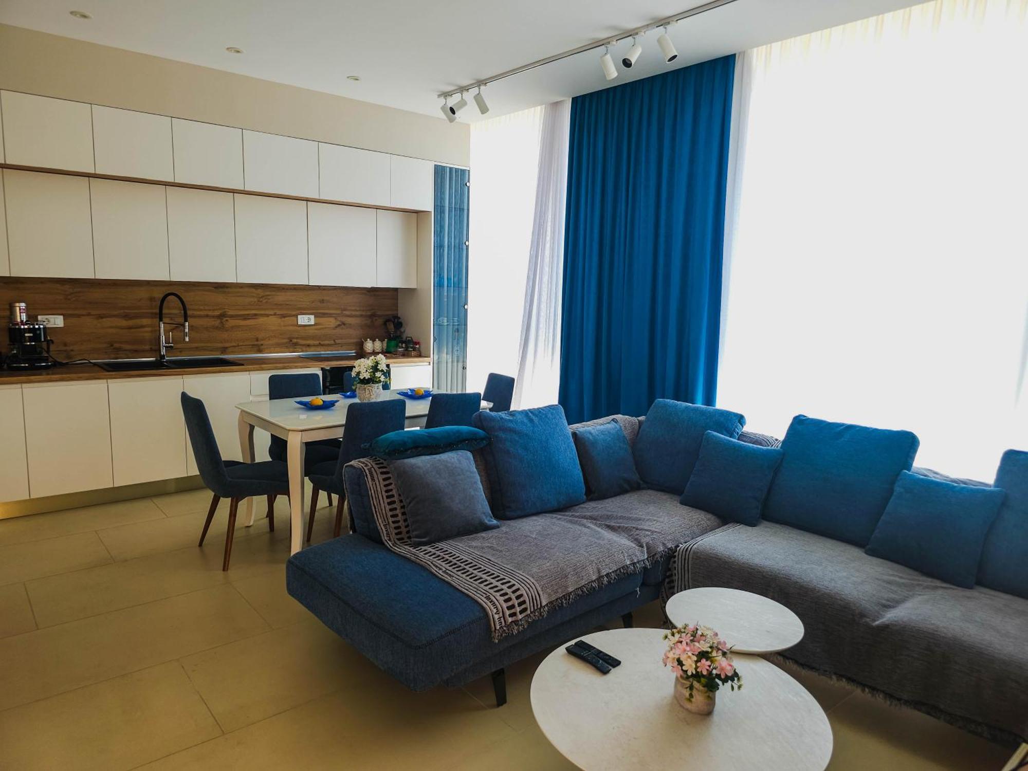 110-b Coast Apartament *